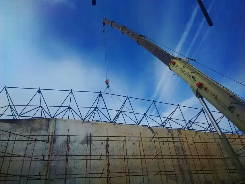 玉树食堂网架结构工程